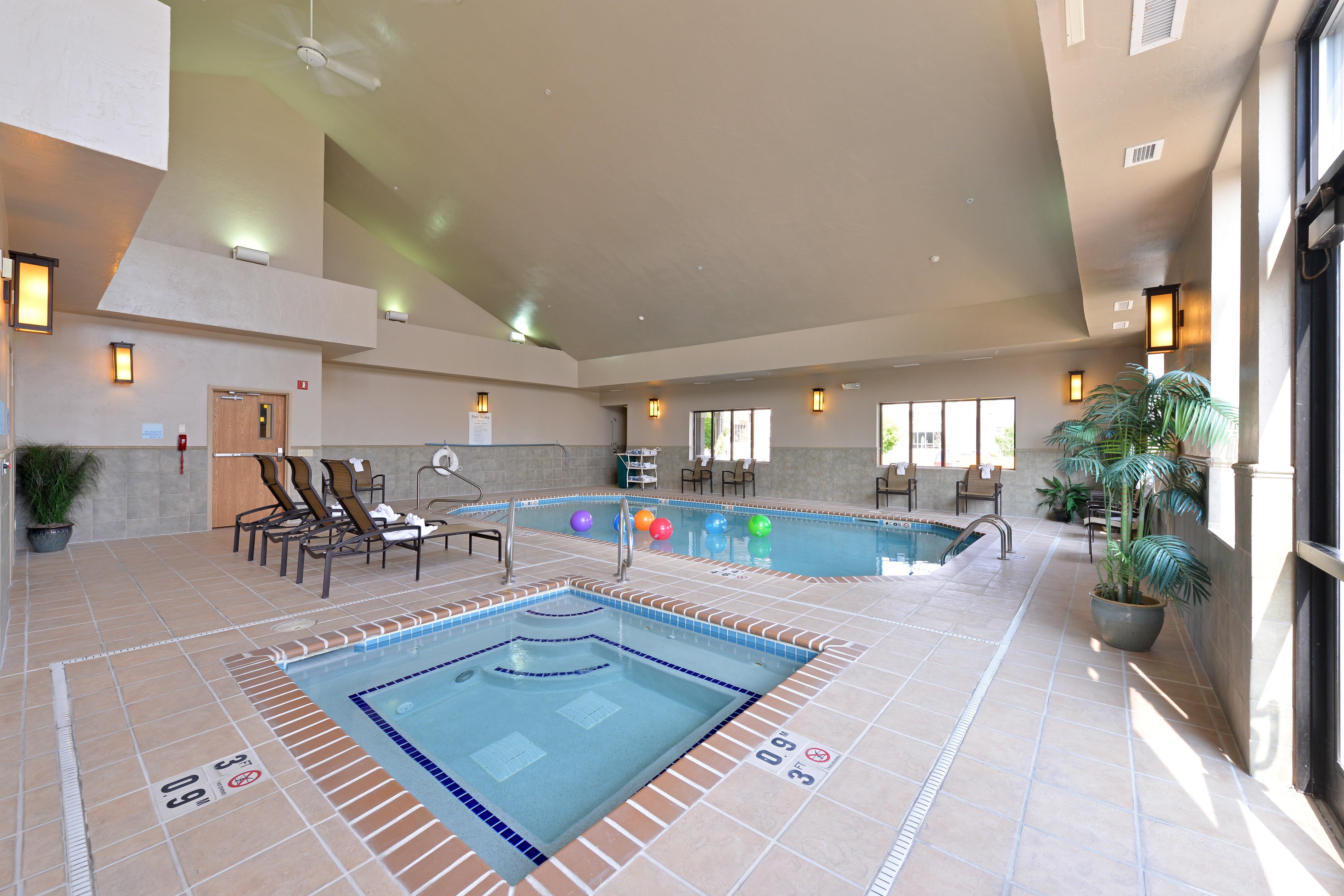 Holiday Inn Express Hotel & Suites Gillette By Ihg Esterno foto