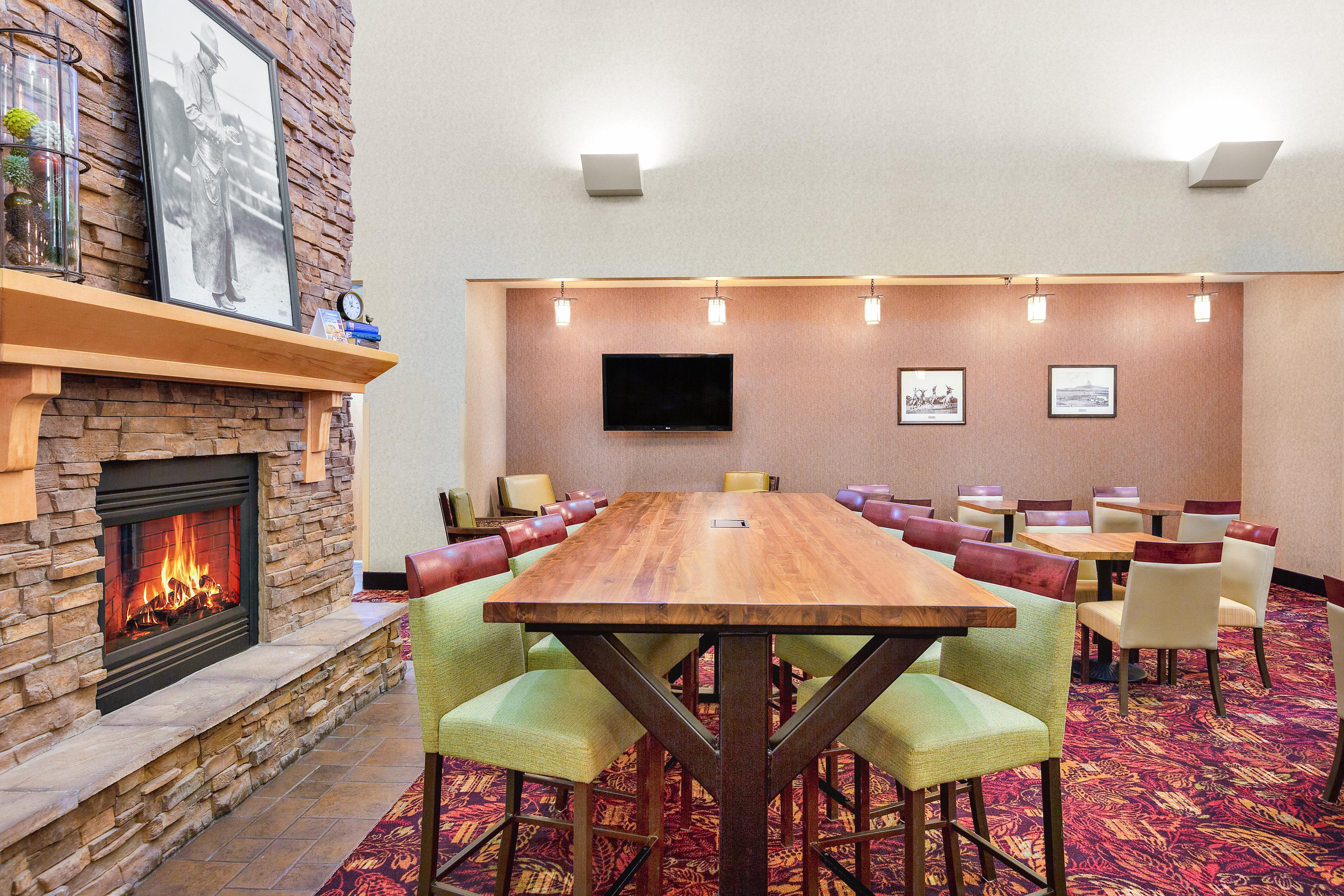 Holiday Inn Express Hotel & Suites Gillette By Ihg Esterno foto