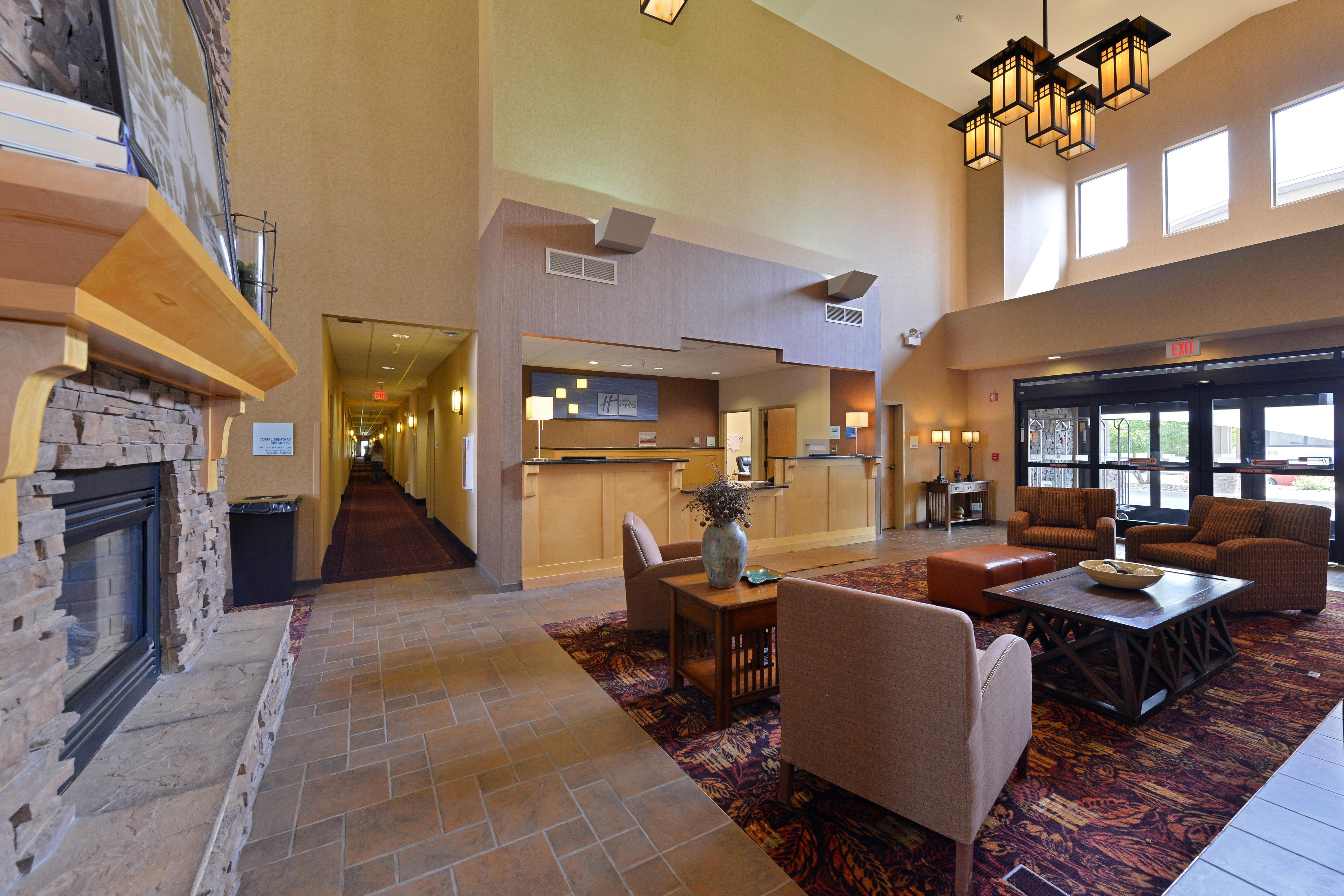 Holiday Inn Express Hotel & Suites Gillette By Ihg Esterno foto